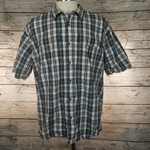 wrangler Button Down shirt Size 2XL.Pit to pit approx: 28 inches Right should